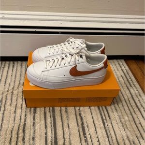 W Nike Blazer Low Platform size 9